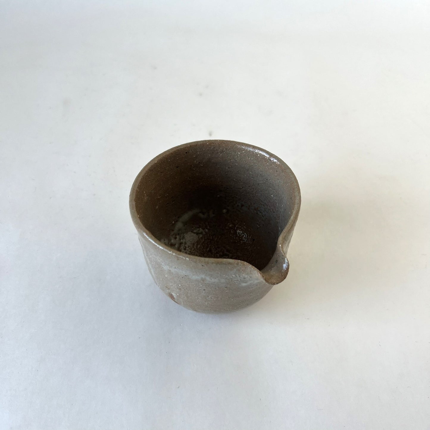 鶴野啓司 灰釉白化粧片口